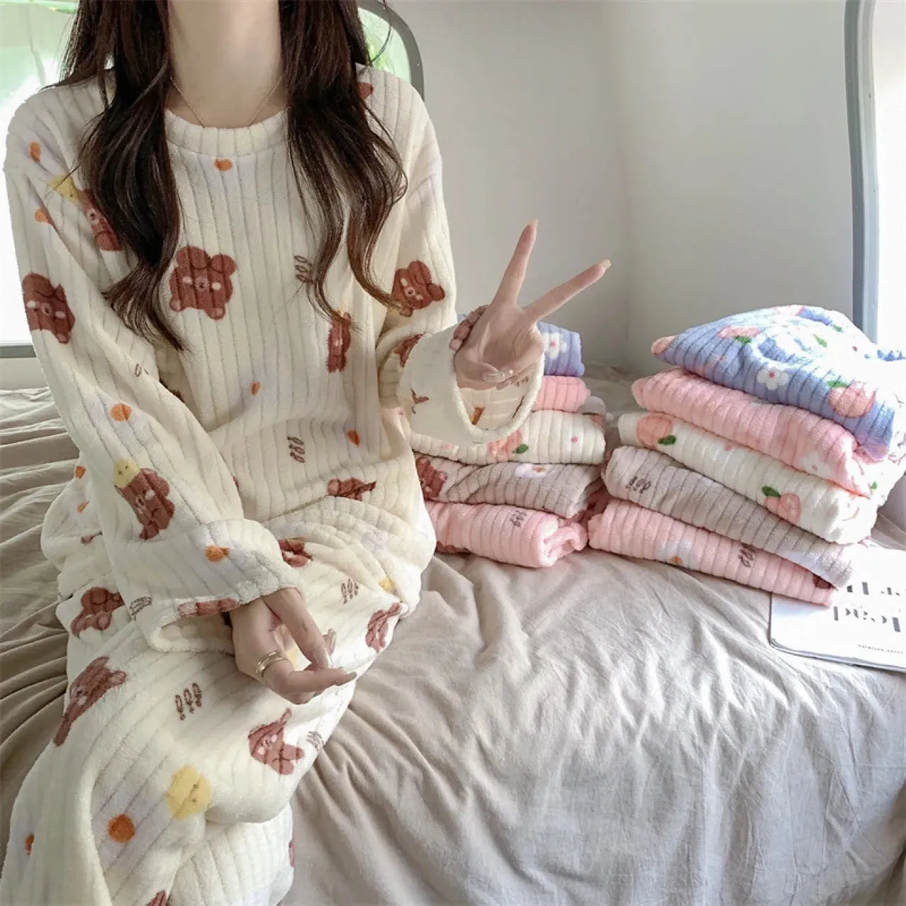 2pcs Women's Fall Winter Warm Pajamas Sets Coral Long Sleeve Cute Cartoon Bear Sleepwear Nightclothes