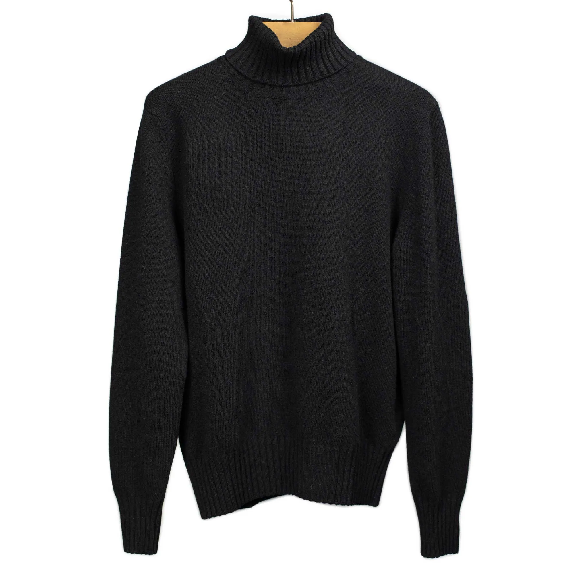 Aamintore turtleneck in Black fine knit wool