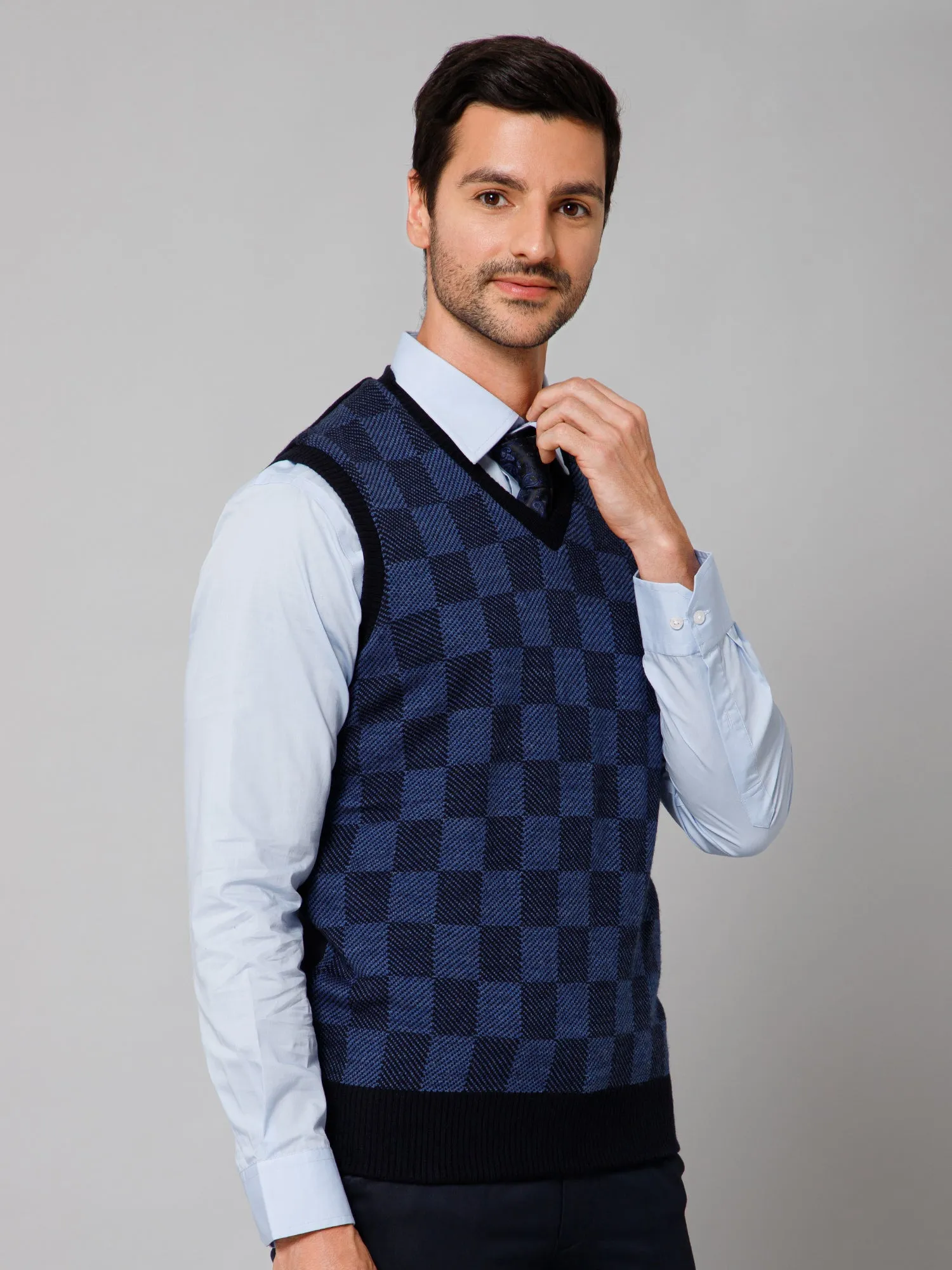 Checkered Navy Blue Sleeveless V Neck Regular Fit Casual Sweater for Men