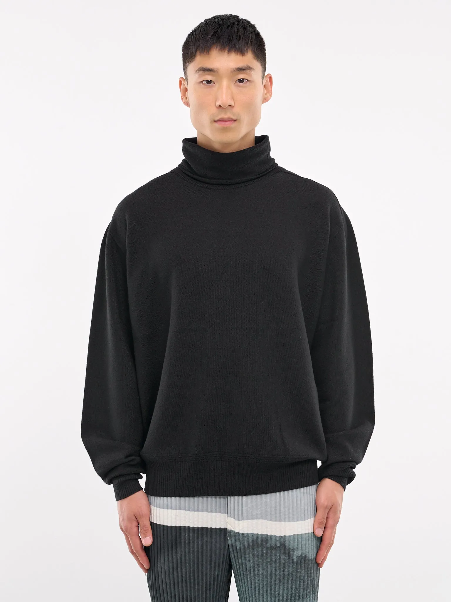 Smooth Wool Sweater (HP48KN215-15-BLACK)