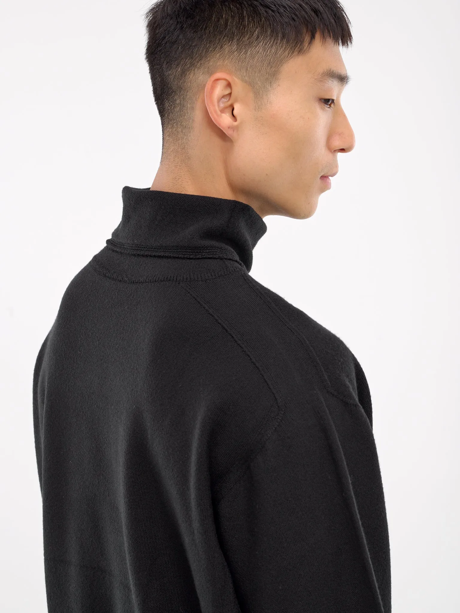 Smooth Wool Sweater (HP48KN215-15-BLACK)