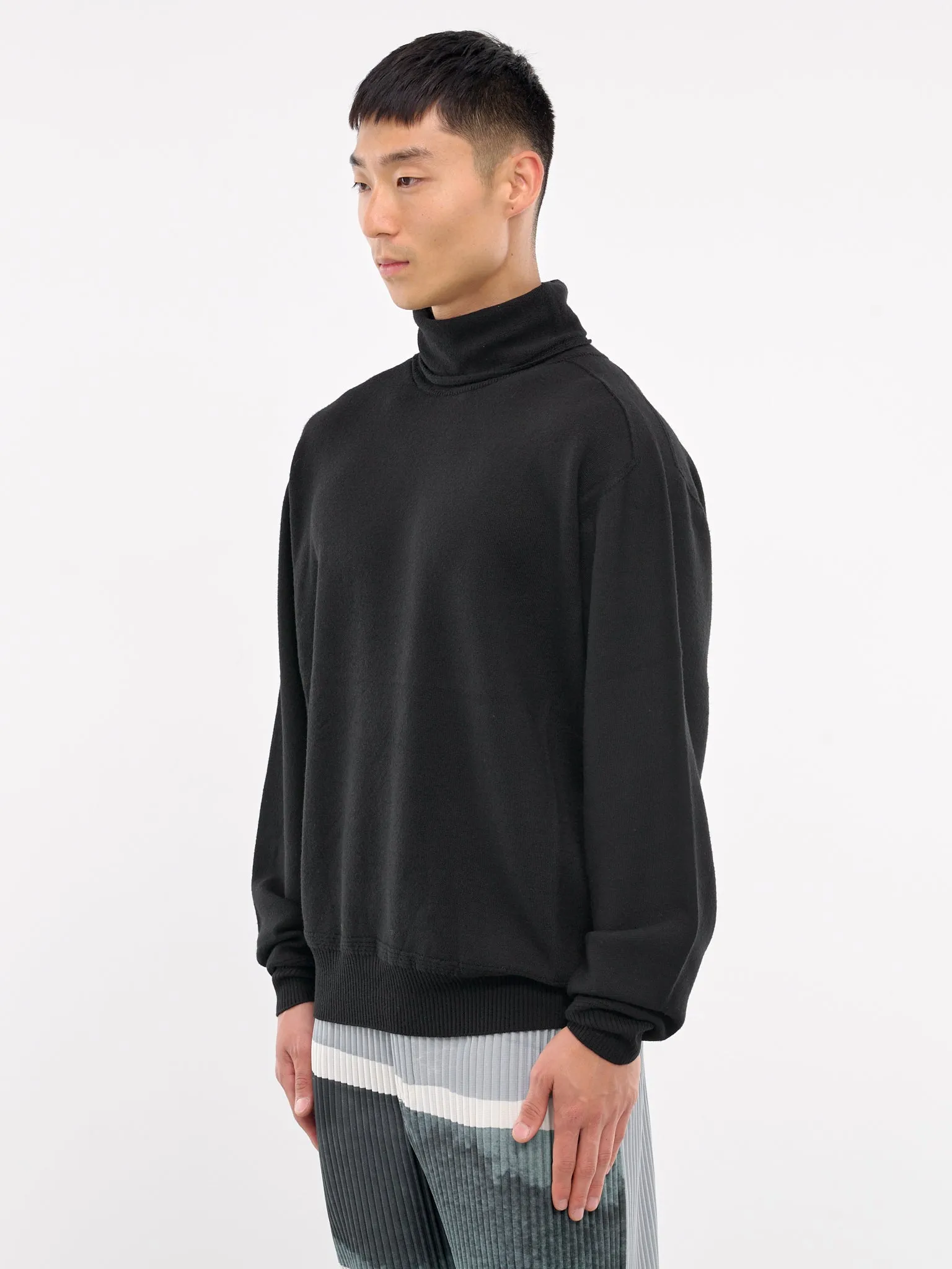 Smooth Wool Sweater (HP48KN215-15-BLACK)