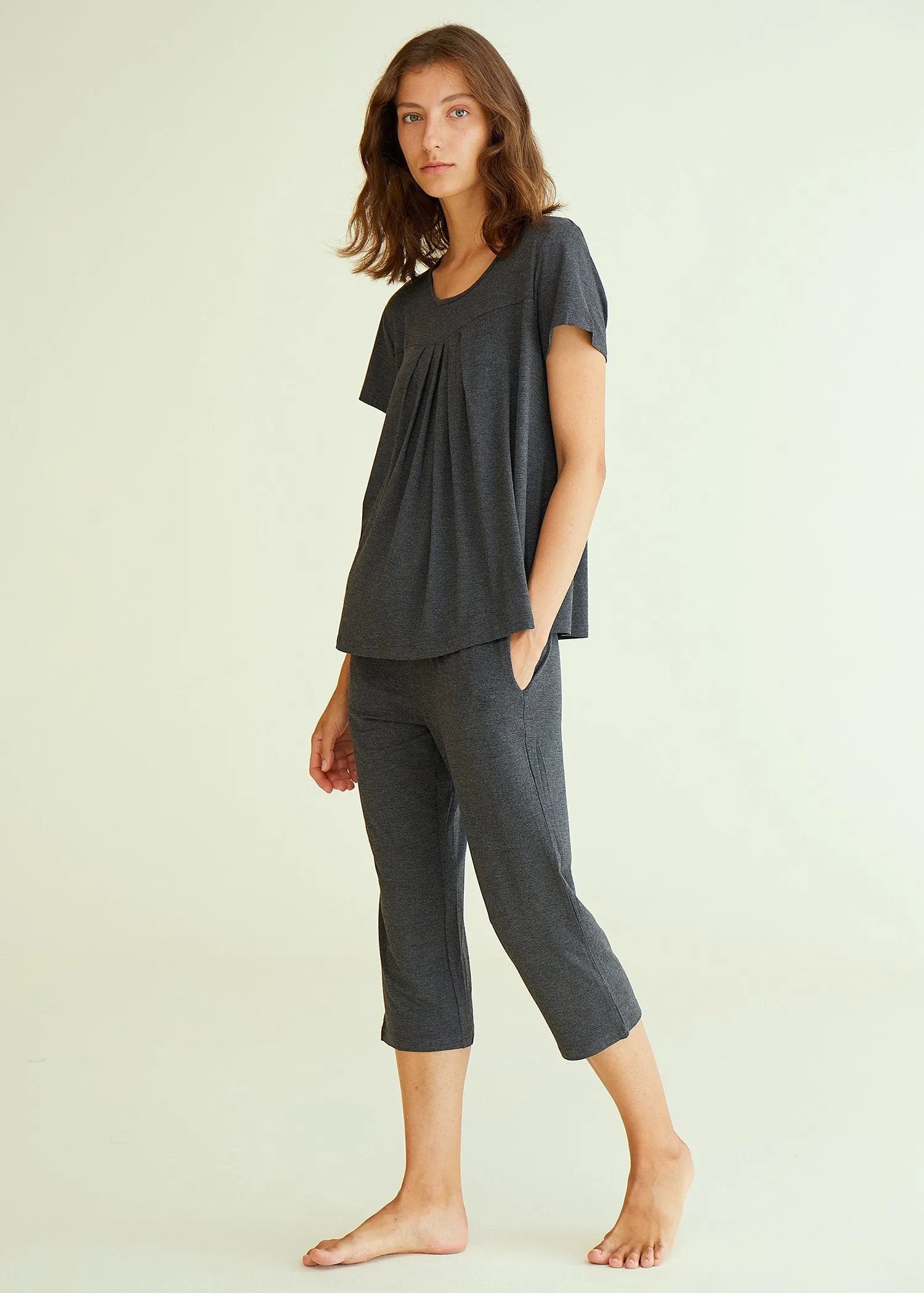 Women's Bamboo Pajamas Pleated Top and Capris Pjs Set